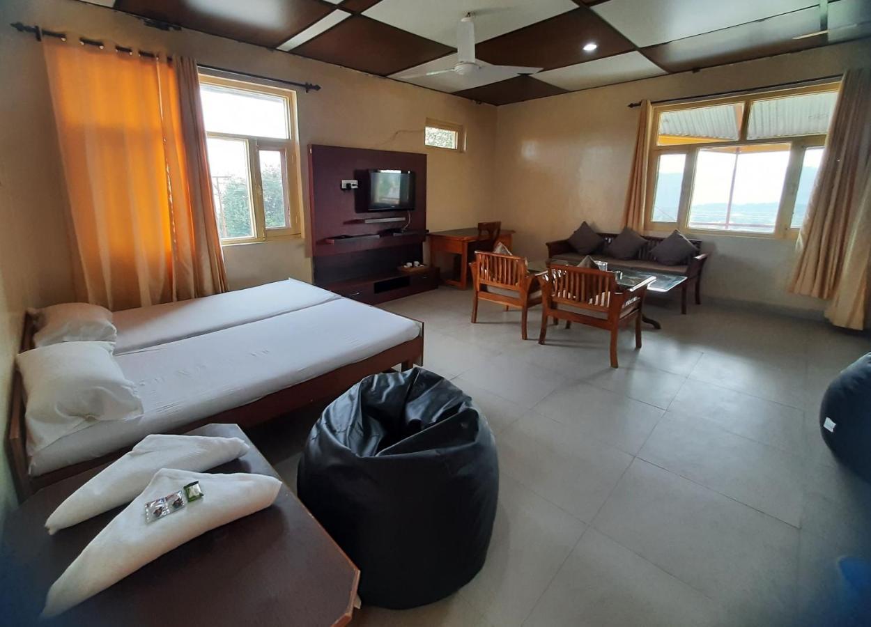 Pops Resort Pālampur Kültér fotó