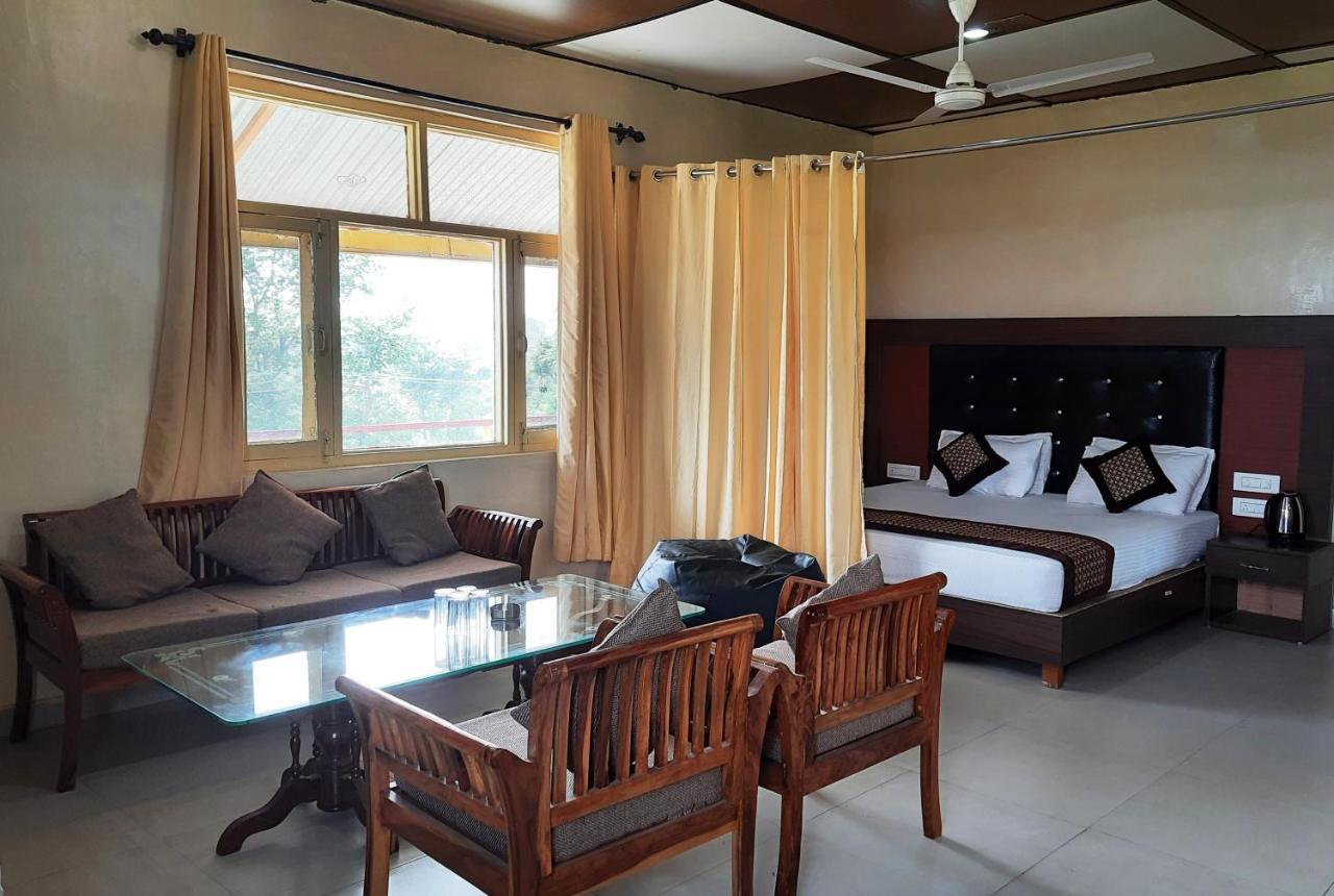 Pops Resort Pālampur Kültér fotó