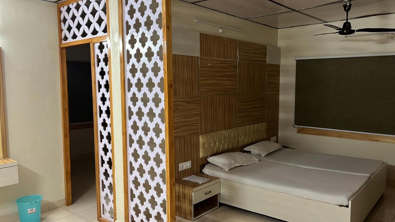 Pops Resort Pālampur Kültér fotó