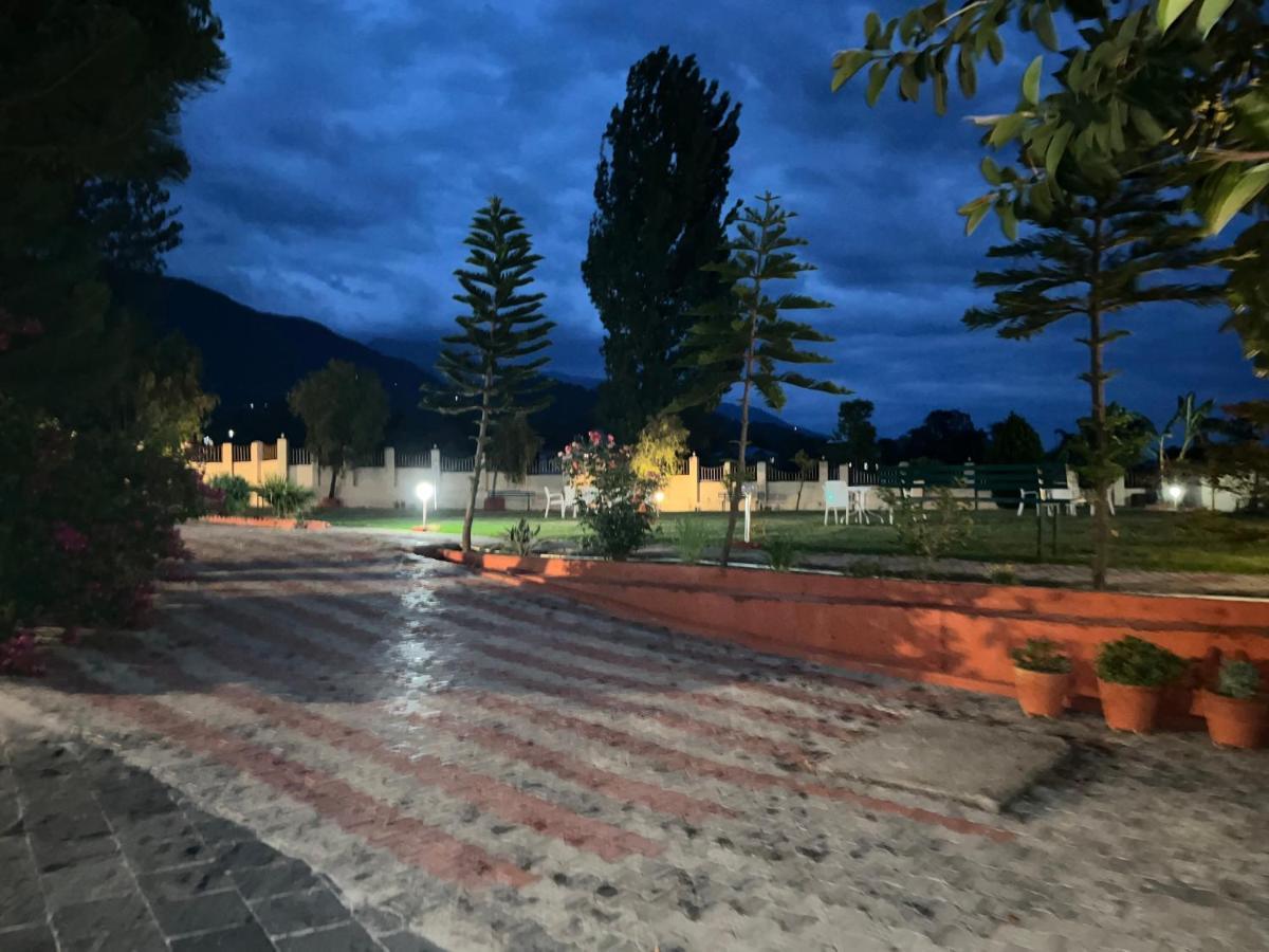 Pops Resort Pālampur Kültér fotó