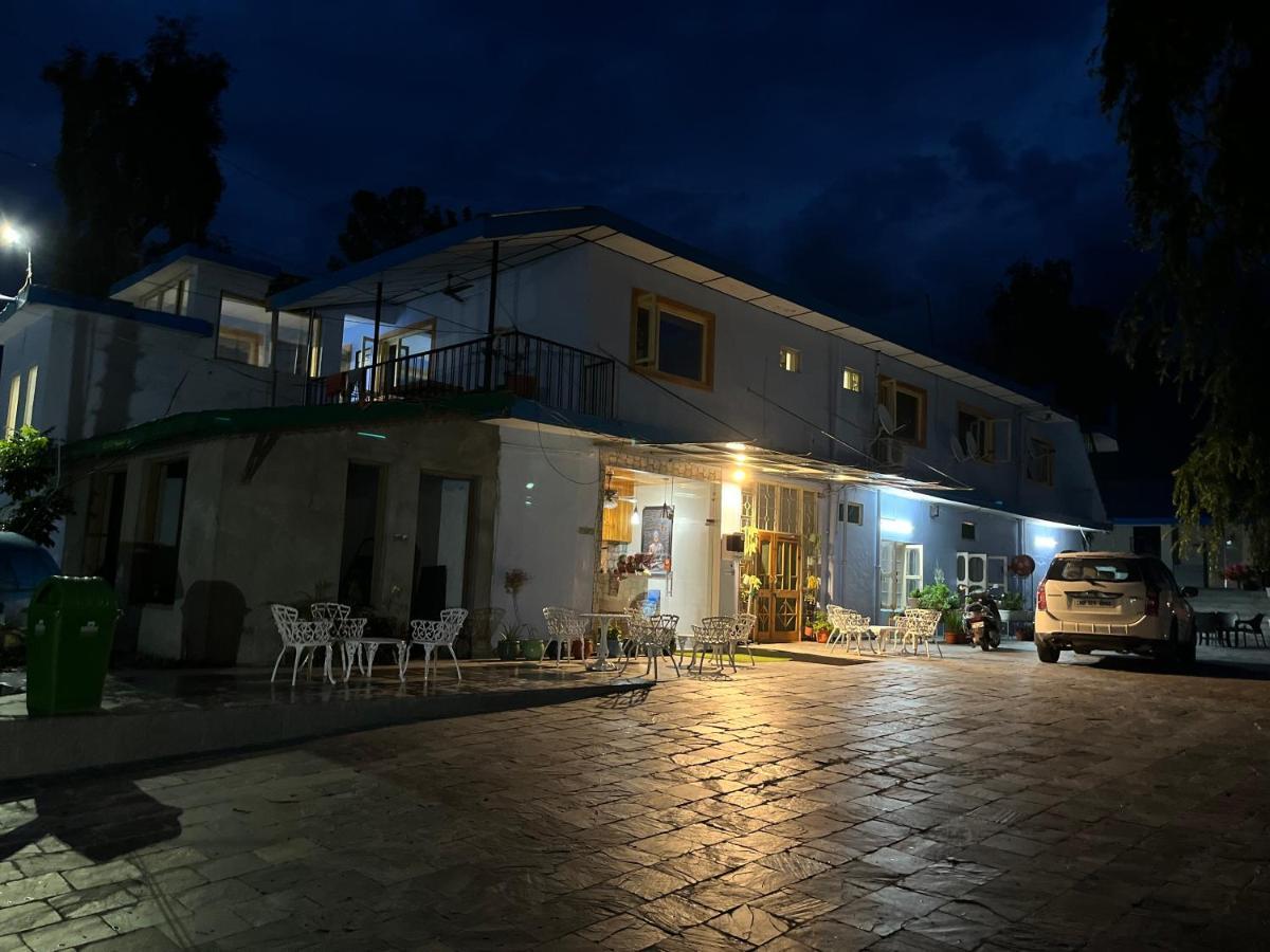 Pops Resort Pālampur Kültér fotó