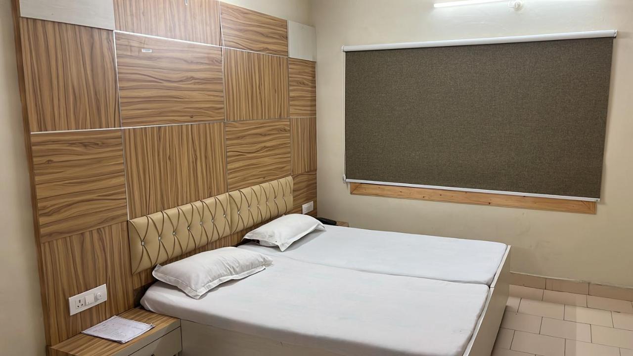 Pops Resort Pālampur Kültér fotó
