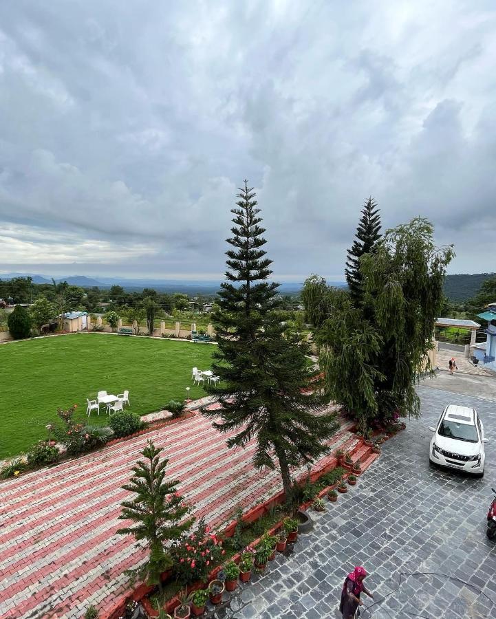 Pops Resort Pālampur Kültér fotó