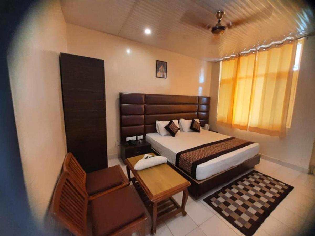 Pops Resort Pālampur Kültér fotó