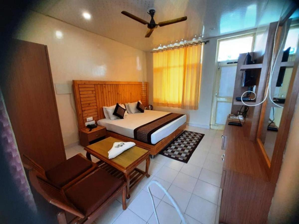 Pops Resort Pālampur Kültér fotó