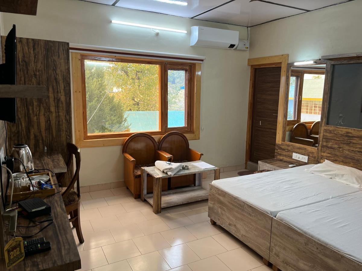 Pops Resort Pālampur Kültér fotó