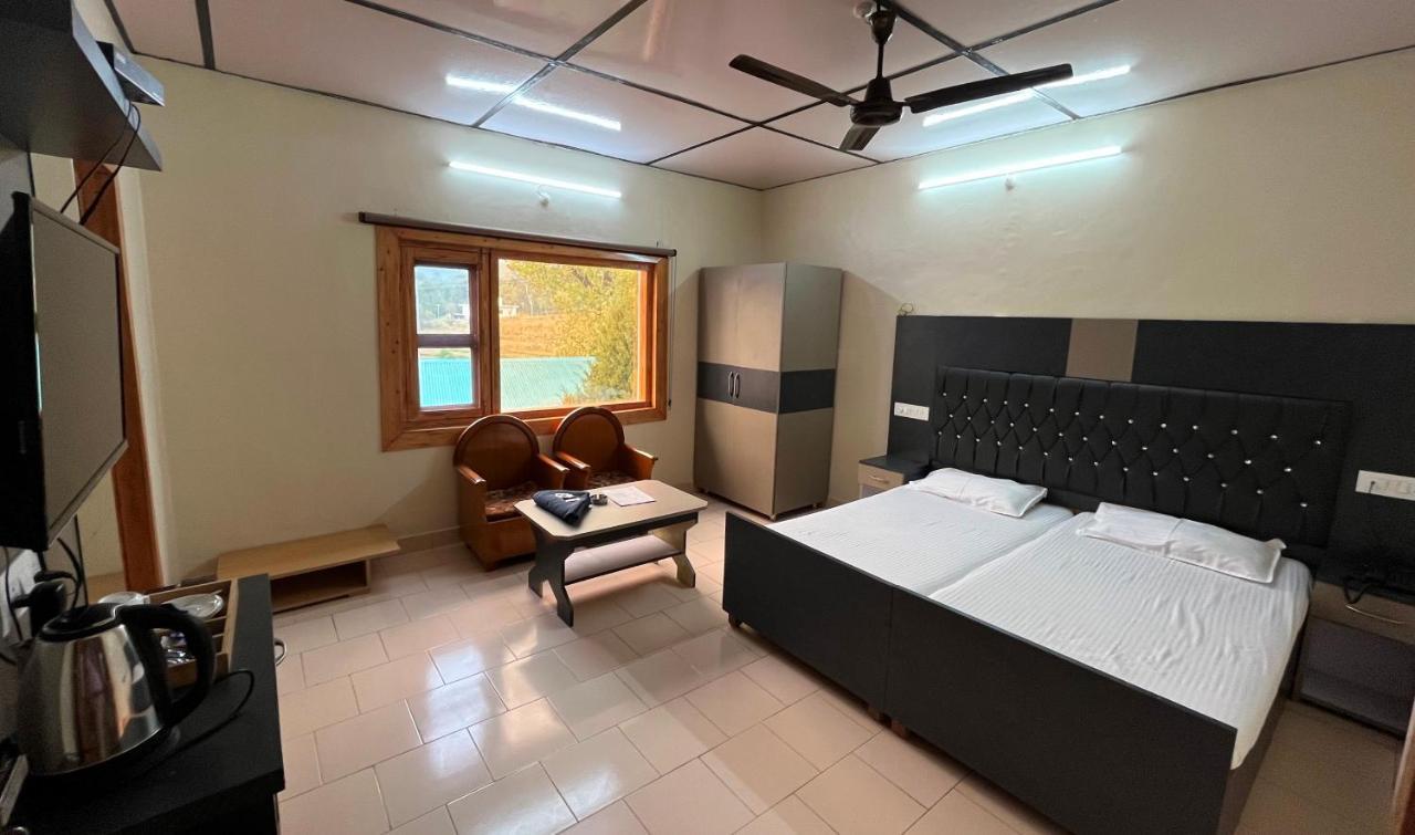 Pops Resort Pālampur Kültér fotó