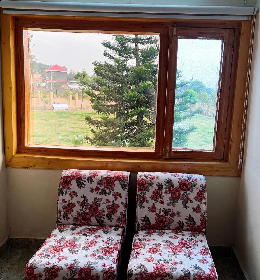 Pops Resort Pālampur Kültér fotó
