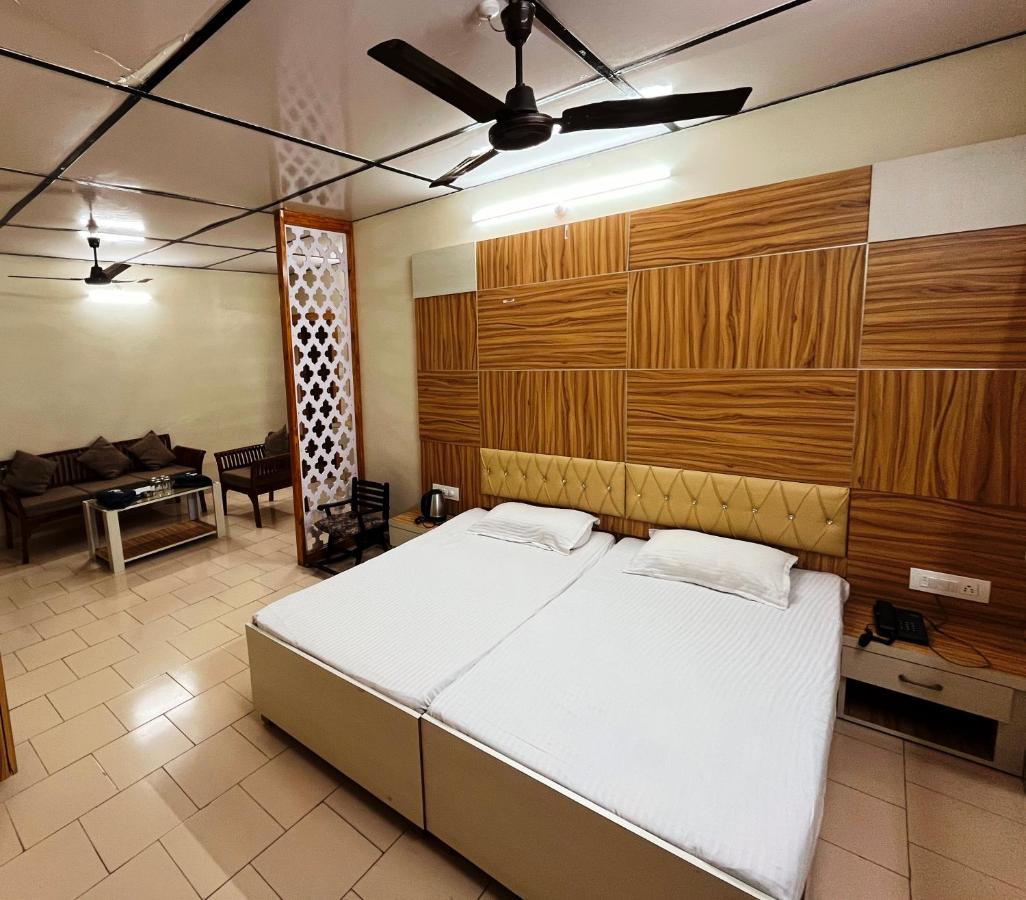 Pops Resort Pālampur Kültér fotó