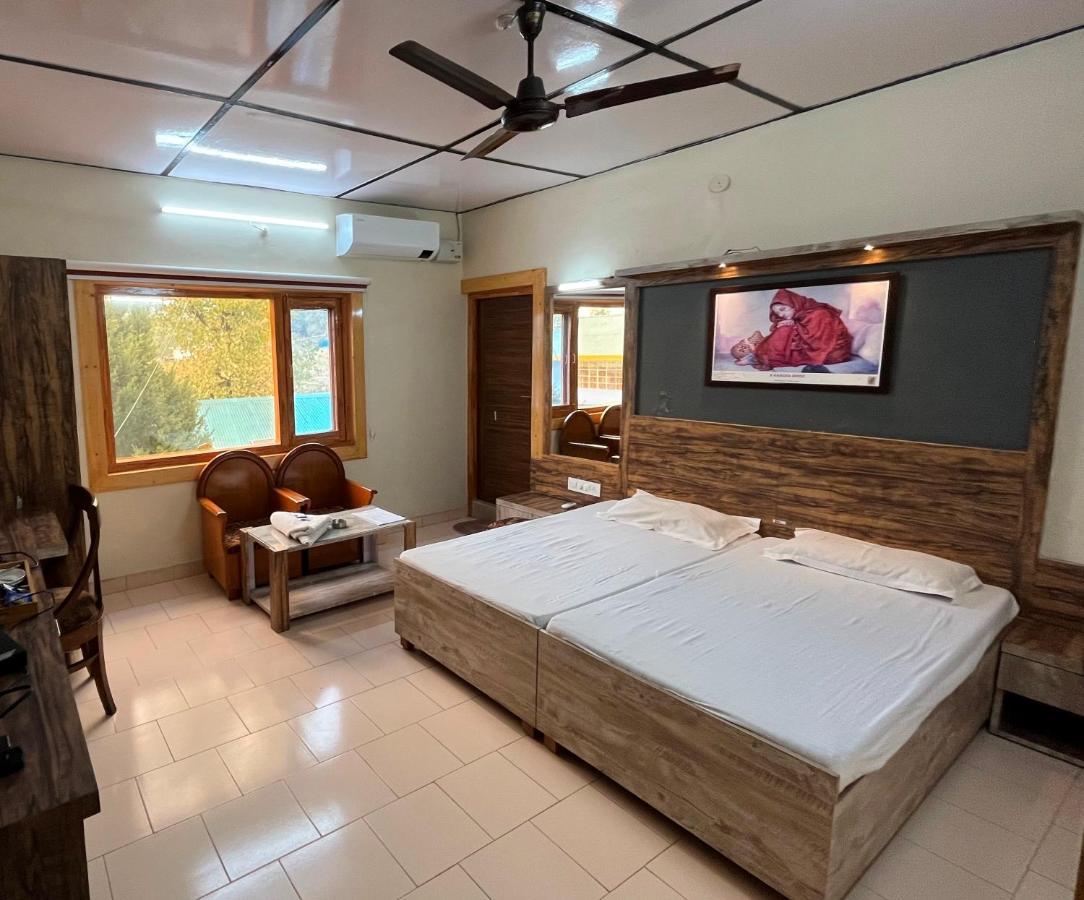 Pops Resort Pālampur Kültér fotó