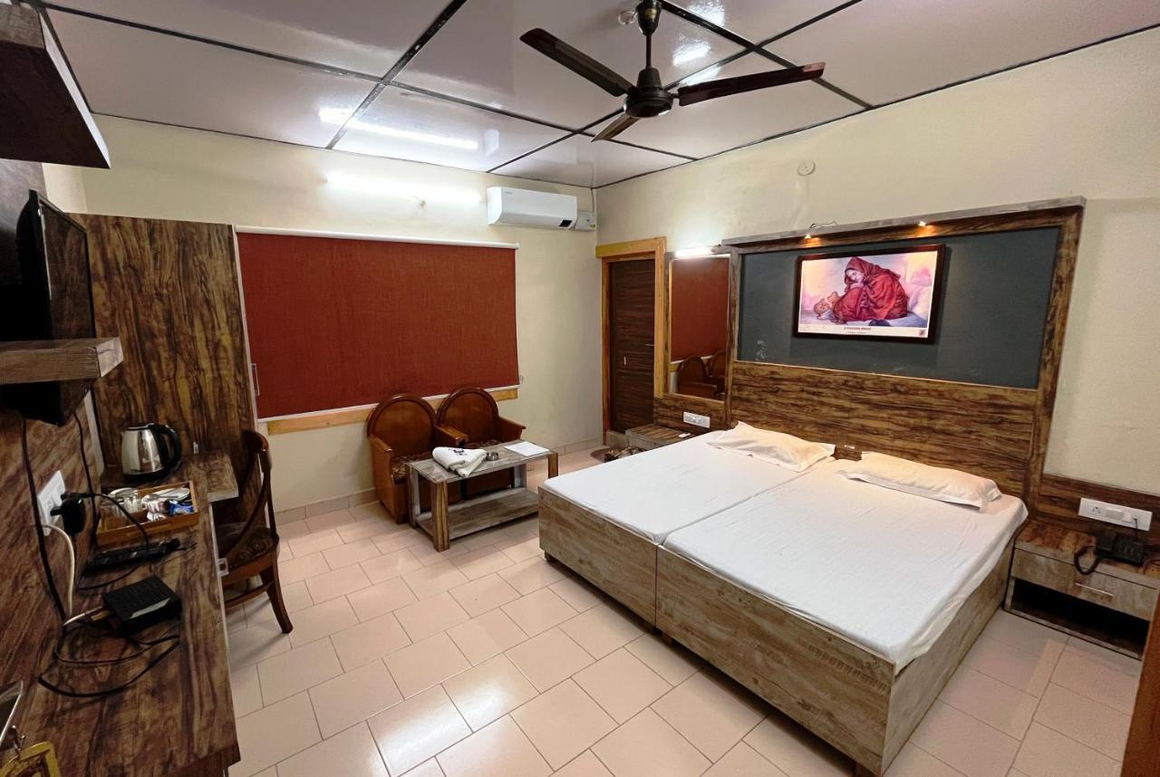 Pops Resort Pālampur Kültér fotó