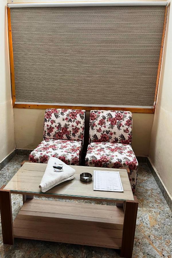 Pops Resort Pālampur Kültér fotó