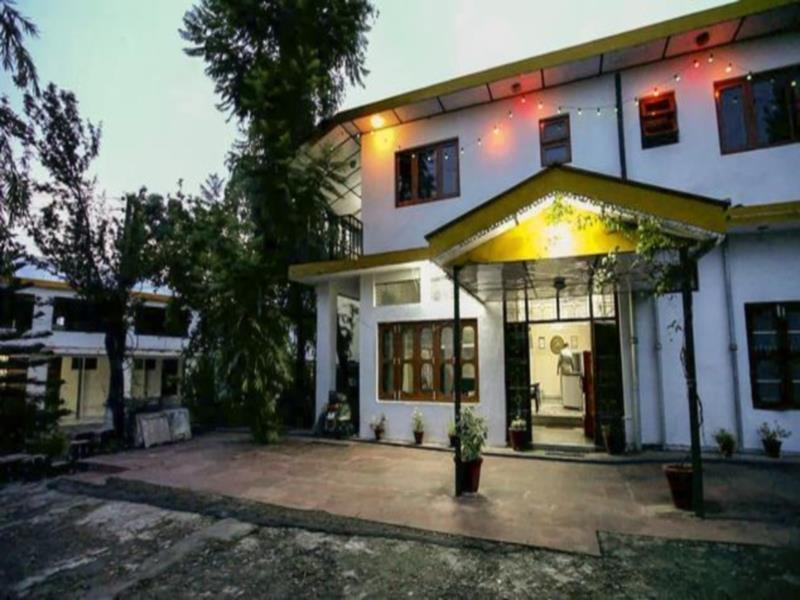 Pops Resort Pālampur Kültér fotó