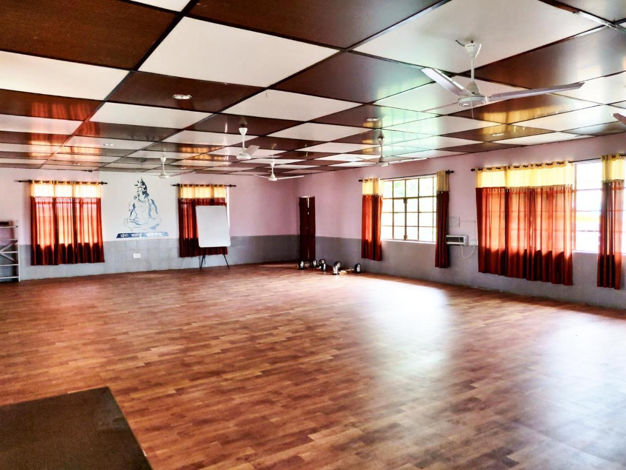Pops Resort Pālampur Kültér fotó