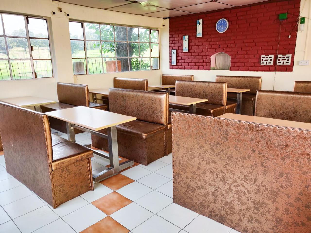 Pops Resort Pālampur Kültér fotó