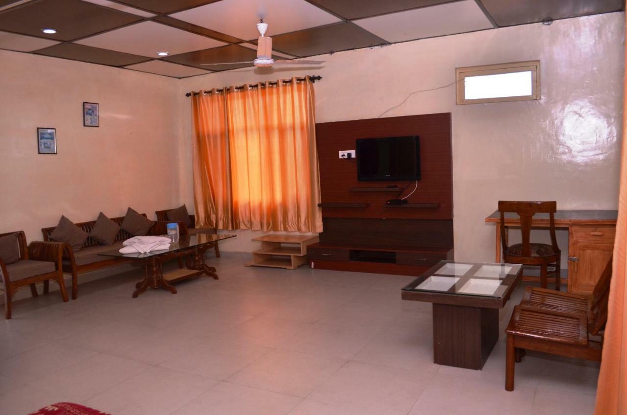 Pops Resort Pālampur Kültér fotó